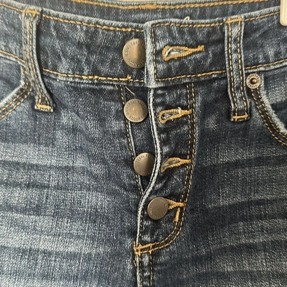 Universal Thread denim jean shorts size 00 frayed hem mid-rise women’s